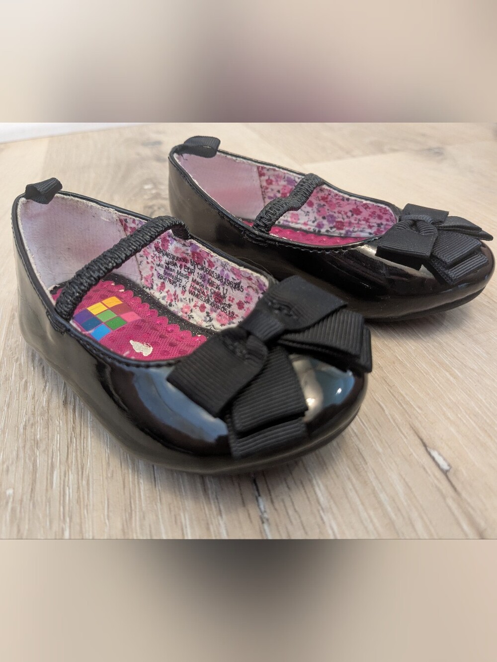 🖤 Healthtex Baby Girl's Black Patent Bow Mary Jane Flats; Size: 4 Infant